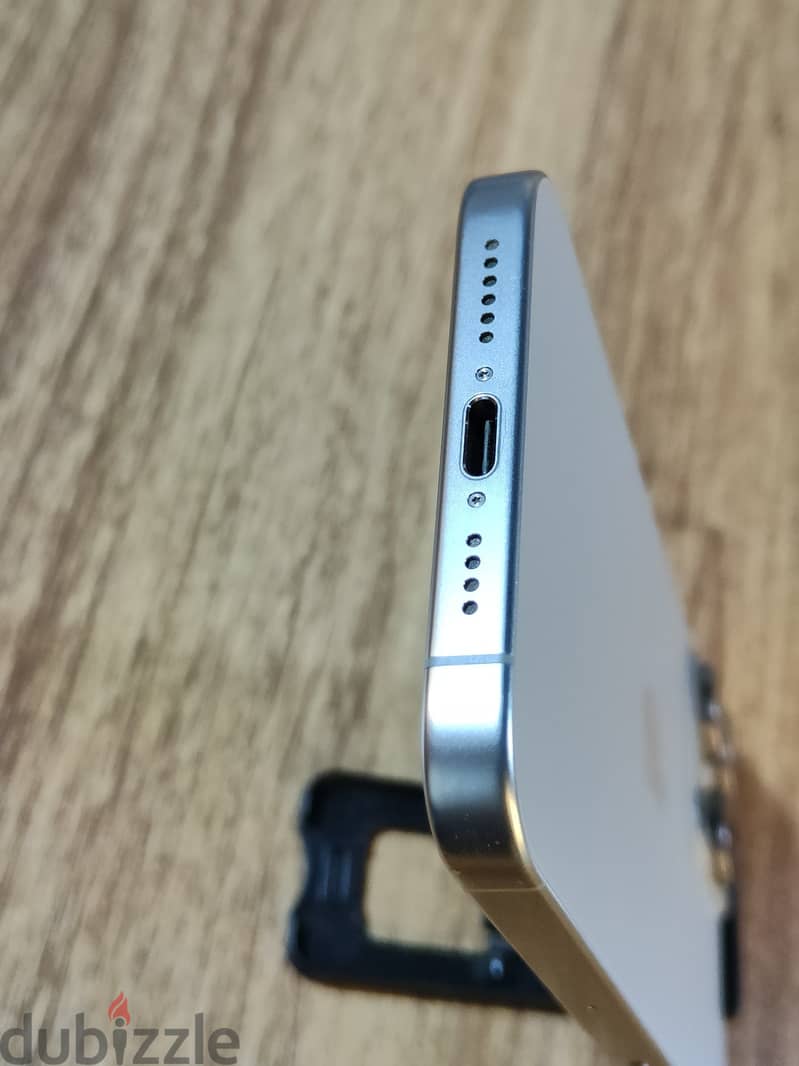 iPhone 15 Pro Max 5