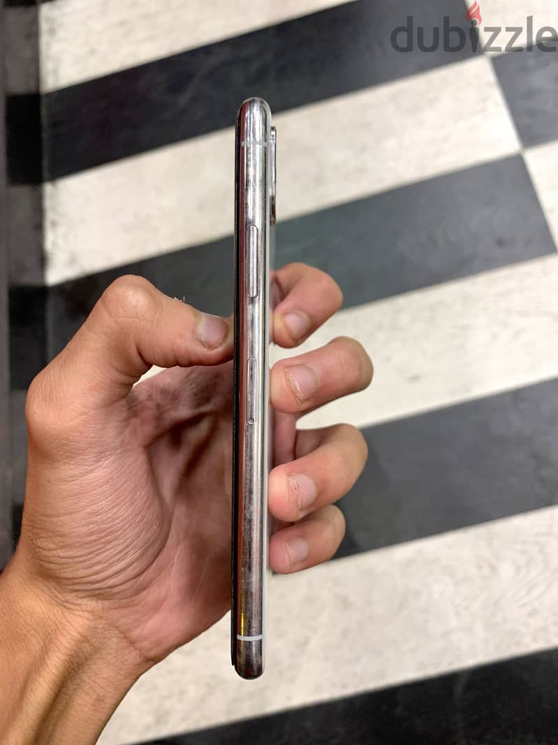 Apple - iPhone X 1