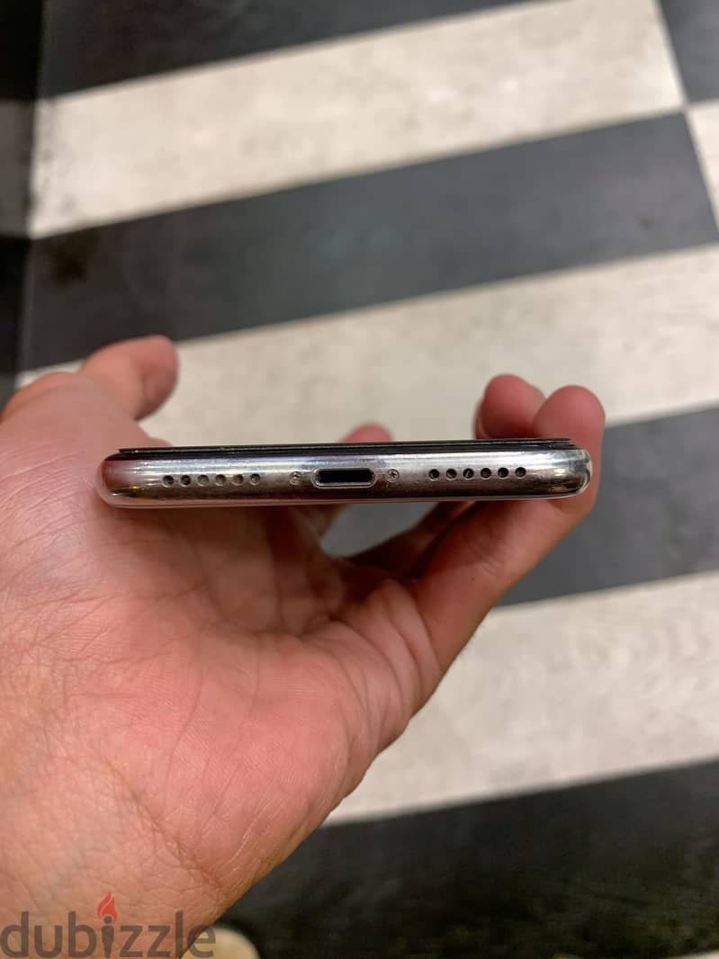 Apple - iPhone X 4