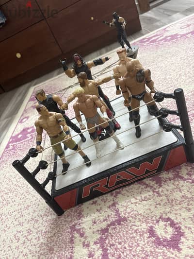 لعبه مصارعه wwe ب حلبه المصارعه مع سبع شخصيات من المصارعين بأعلي جوده