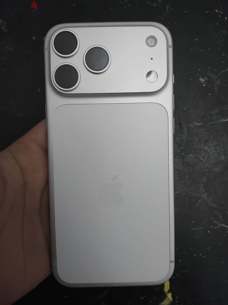 Apple - iPhone 17 Pro Max 1