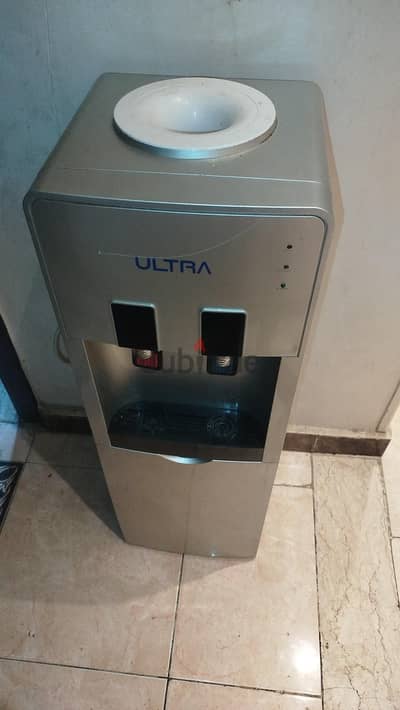 مبرد مياه ألترا (Ultra) ساخن/بارد بحاله ممتازه