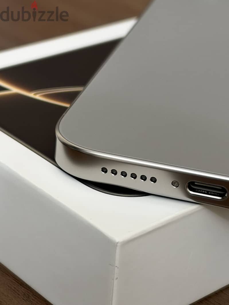Apple - iPhone 16 Pro Max 12