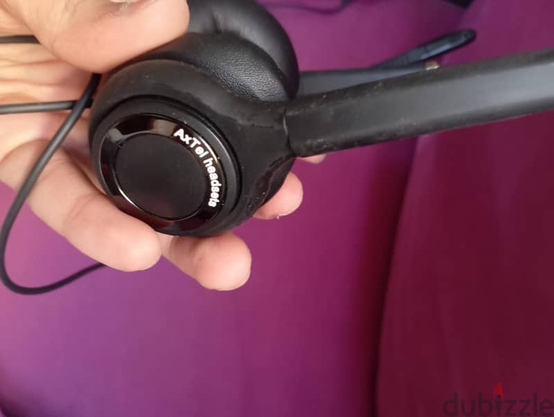 AxTel headset 2