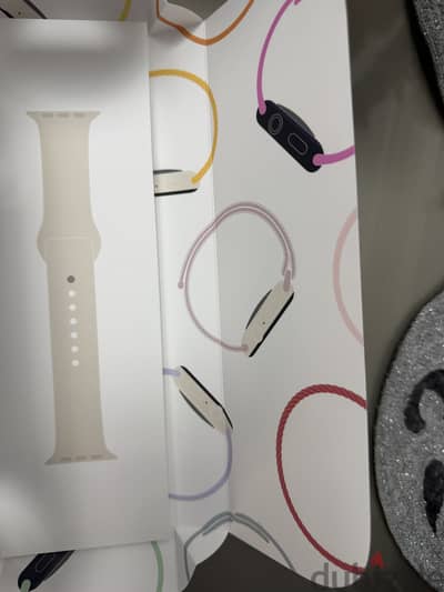 New apple watch SE3 starlight 40MM not opened