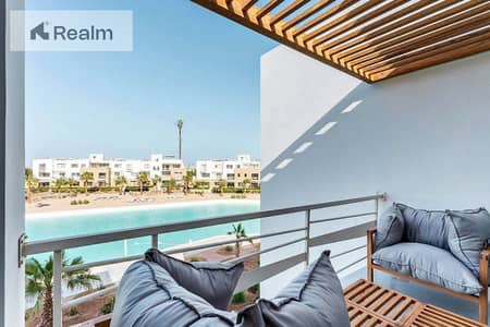 Duplex with private garden Direct on lagoon