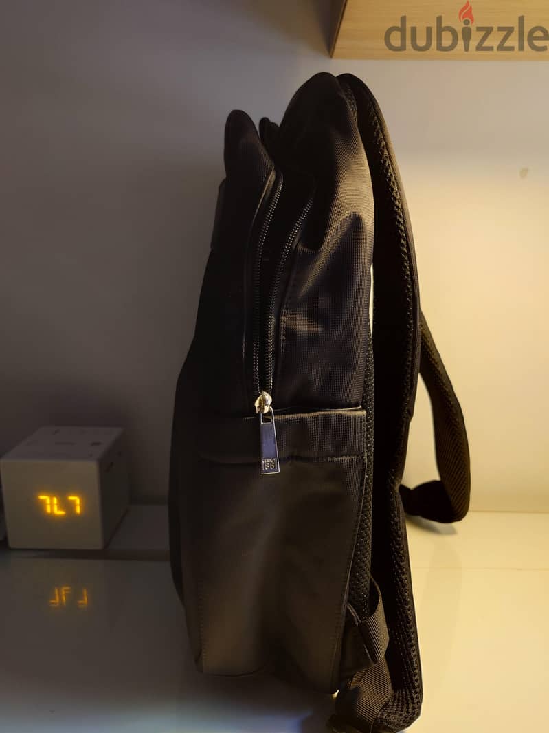 Cerrruti backpack ( original) new condition 3