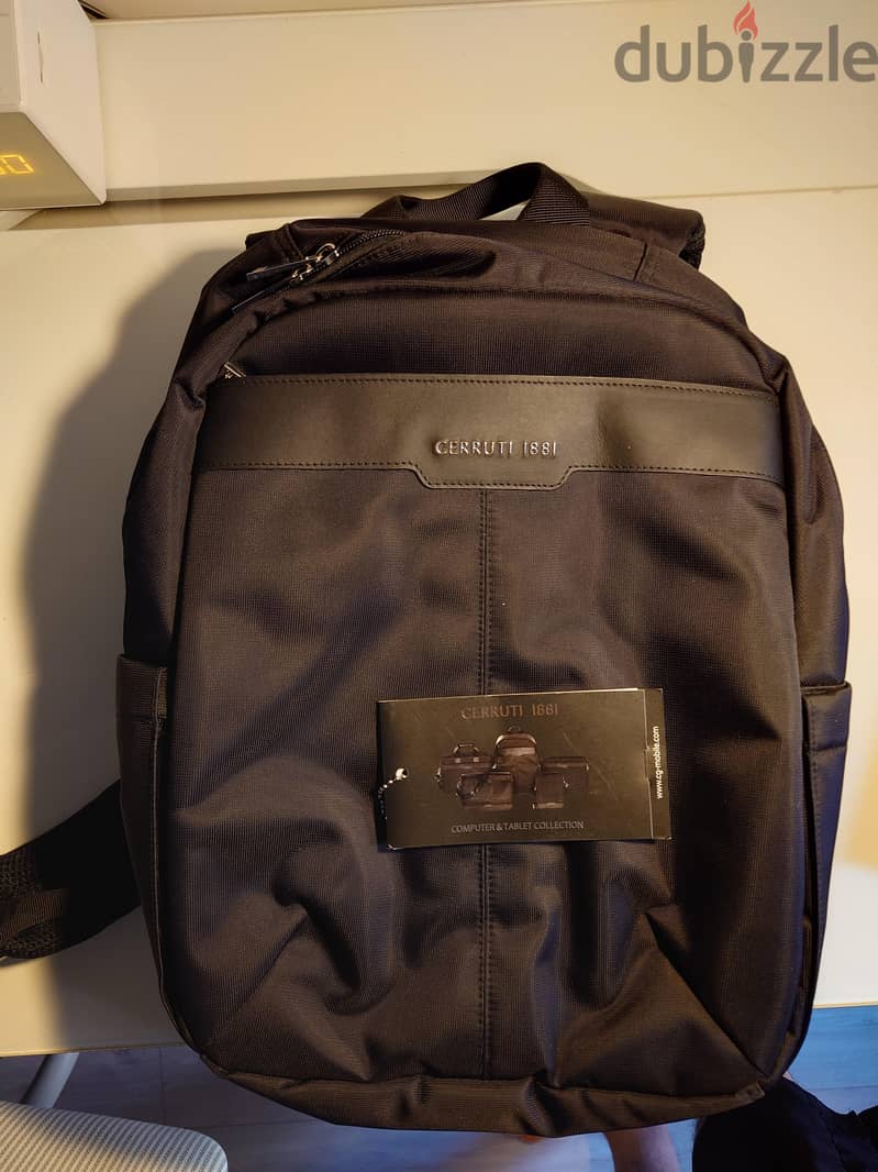 Cerrruti backpack ( original) new condition 7