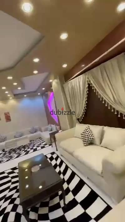 شقة مفروشة مكيفة للايجار ببرج علي كورنيش المعادي