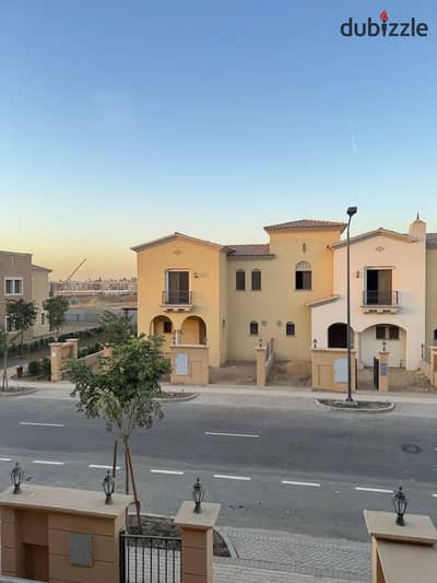 Semi finished   Delivery 2027   City Gate - Diar Qatari     Townhouse middle for sale   Aven phase