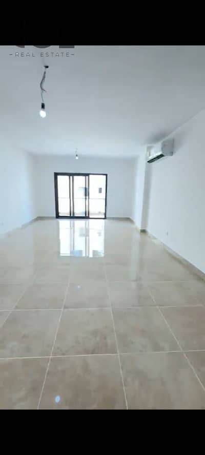 Al Marasem Fifth Square – 168 SQM Rental Apartment with Landscape View