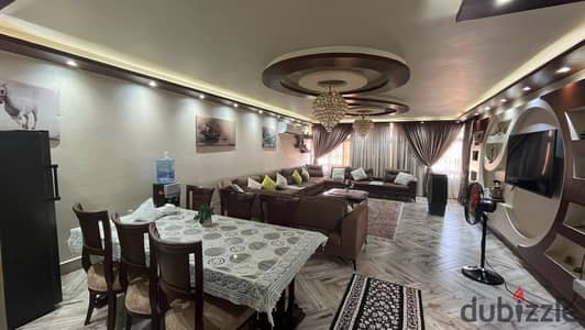 220م في عمارات الميريلاند… دور أخير معزول، واجهة مميزة وحصة جراج، في موقع قوي بمصر الجديدة. شقة بتفاصيل تستاهل تشوفها!