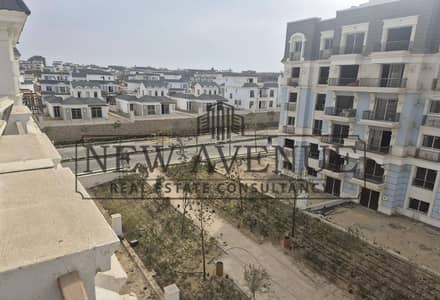 Lowest price for i Villa with garden for sale Ready to move Prime location Bahary Mountain view icity
