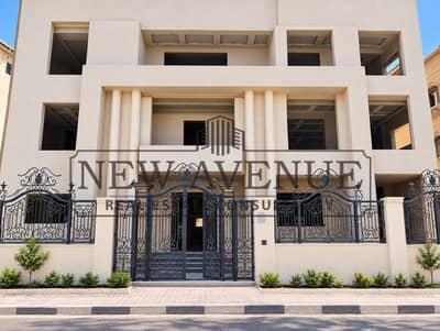Ready to move Standalone Villa 630 meter, 3 floors for Rent on 90th Street New Cairo