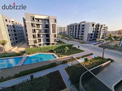 Duplex immediate receipt large area at a bargain price with a view of the Pyramids next to O west