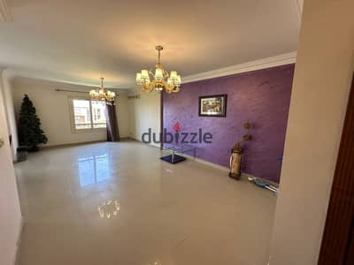 Apartment for sale in Al Rehab City, Phase 2; located next to the market and all amenities.