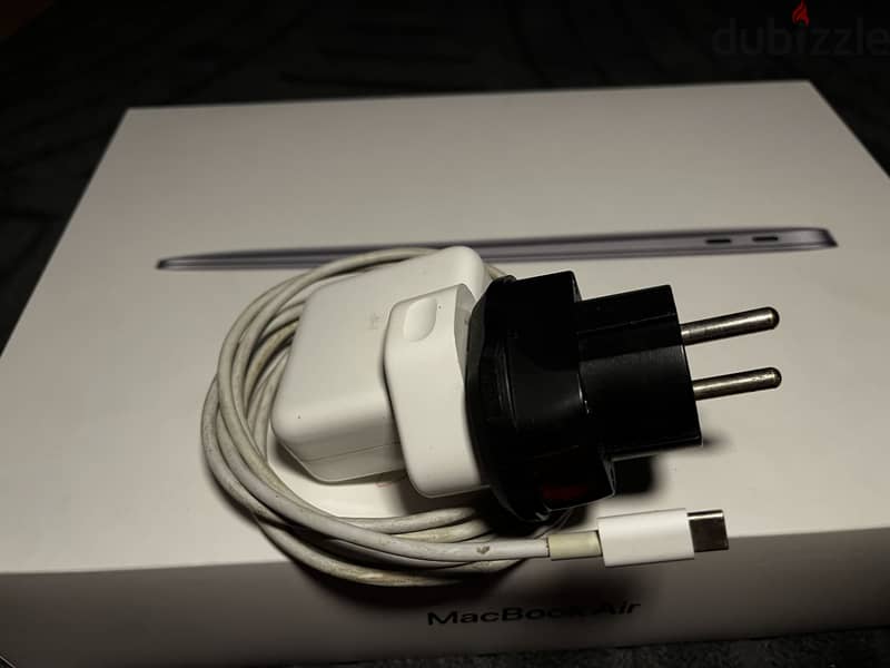 MacBook Air M1 2020 — Like New 1
