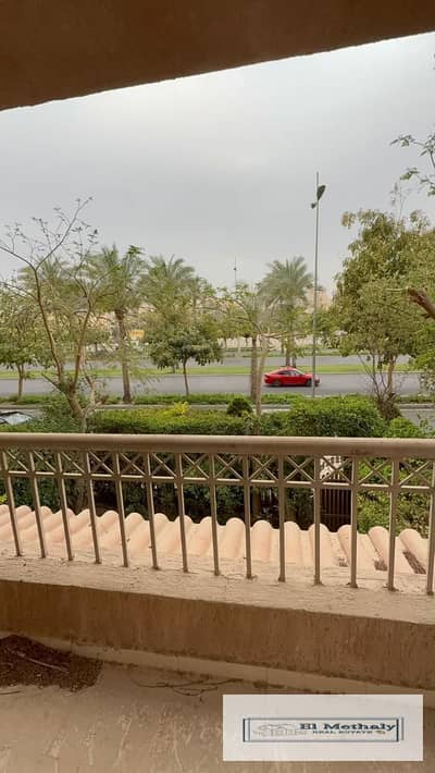 بسعر لقطه شقه 265م للبيع في مدينتي B1 دور اول موقع متميز بالقرب من الخدمات والاوبن اير مول تتكون من4 غرف نوم و4 حمام منهم غرفه ناني بحمام new cairo