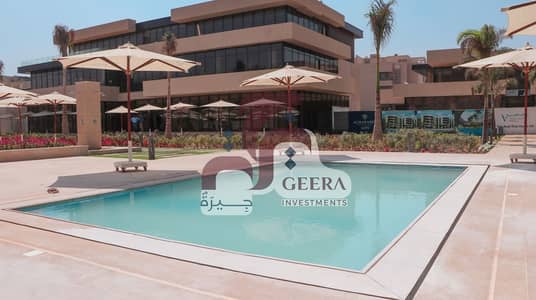 شقه 160متر دور تاني  متشطبه كامل وسعر اقل من الماركت في قلب الجولدن سكوير داخل كمبوند Fifth square al-marasem