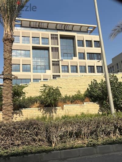 مكتب إداري للإيجار في ديستريكت5 | Office in 5th Settlement -District 5