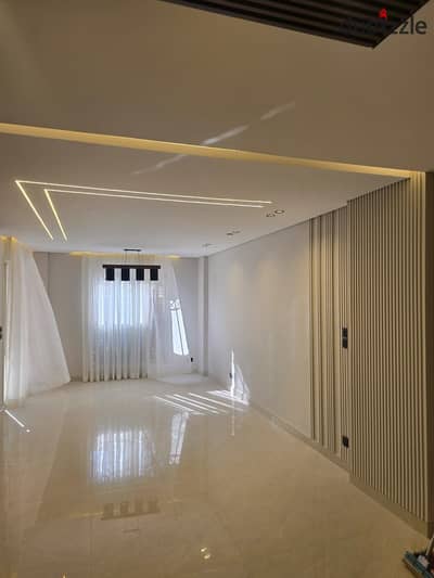 Apartment for sale cash in Madinaty 98m + 45 garden in B3 special finishes