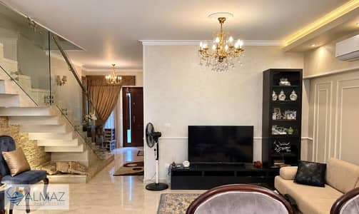 A distinctive 200 sqm furnished townhouse for rent in the Hyde Park compound, Fifth Settlement, near the main 90th Street.