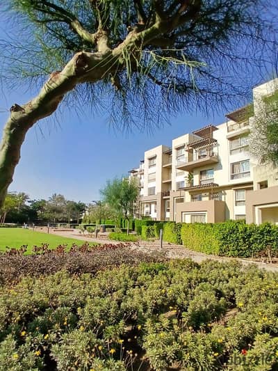 شقة جاهزة للاستلام الفوري متشطبة  للبيع في أب تاون كايرو إعمار على لاند سكيب فيو Uptown Cairo Emaar