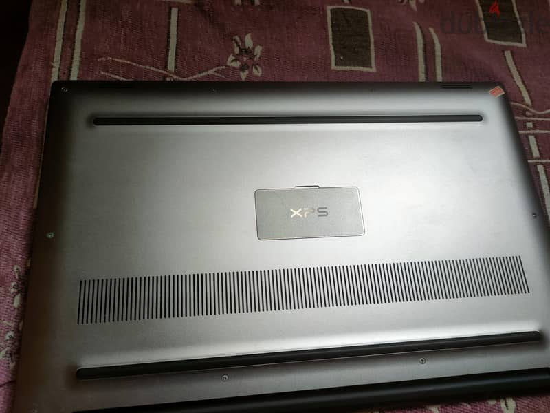 Dell xps 9560 i5 1