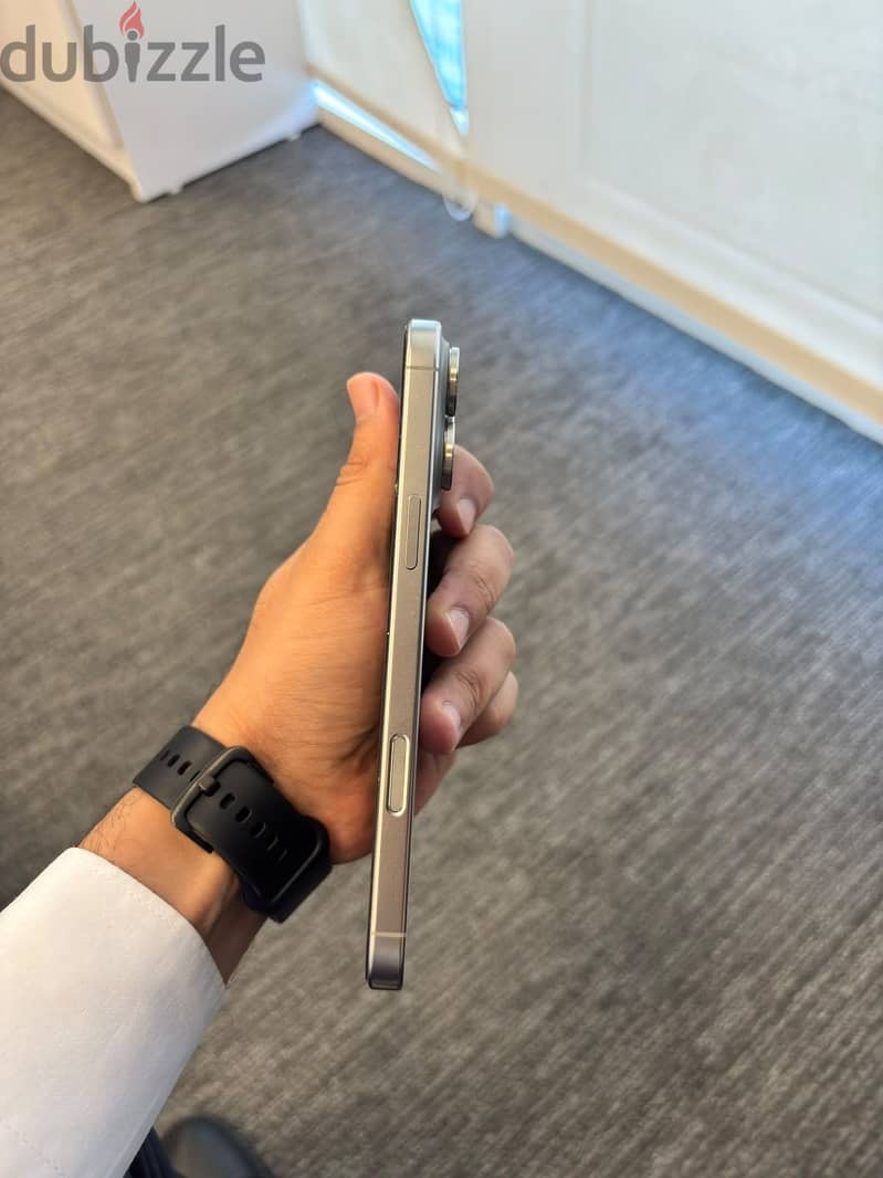 Apple - iPhone 16 Pro Max 3