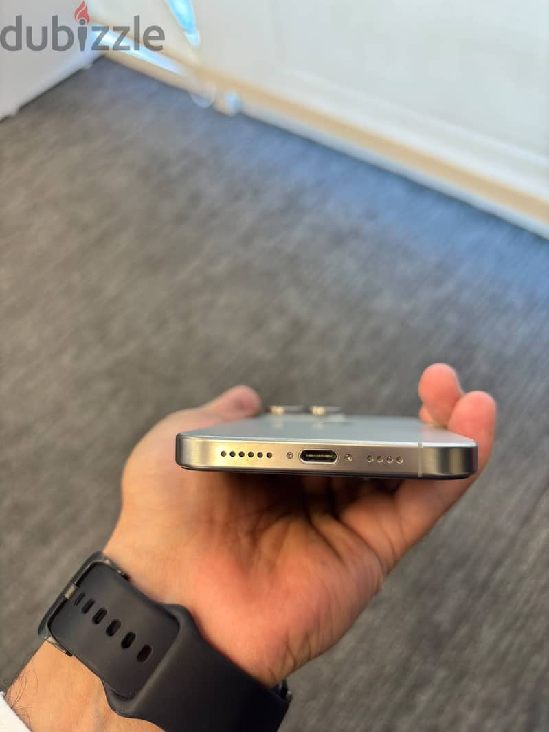 Apple - iPhone 16 Pro Max 4