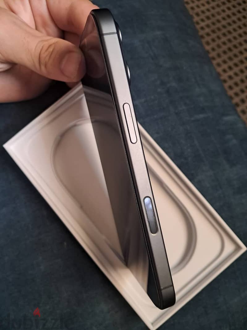 Apple - iPhone 17 2