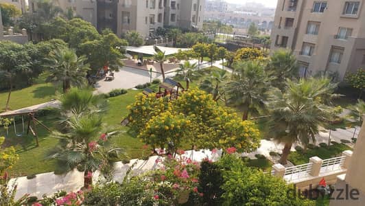 للايجار بنتهاوس كمبوند ذا فيلدج بالمطبخ والتكيفات بالقرب من الجامعه الامريكيه