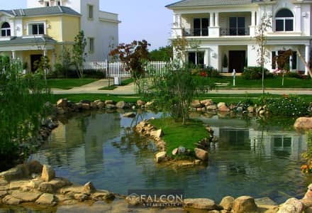 اى فيلا ( جاهزه للاستلام ) بفيو على club house بتشطيب vip للبيع فى كمبوند ماونتن فيو 1.1 mountain view امام مكتب النائب العام والرحاب