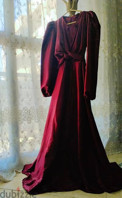فستان ستان