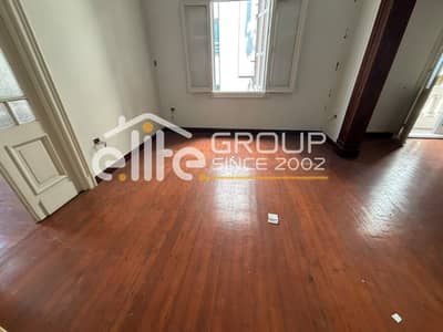 250 sqm apartment for rent in Ibrahimia, suitable for all administrative purposes; located directly on Abu Qir Street.