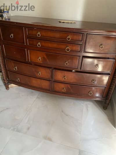 Chest of drawers