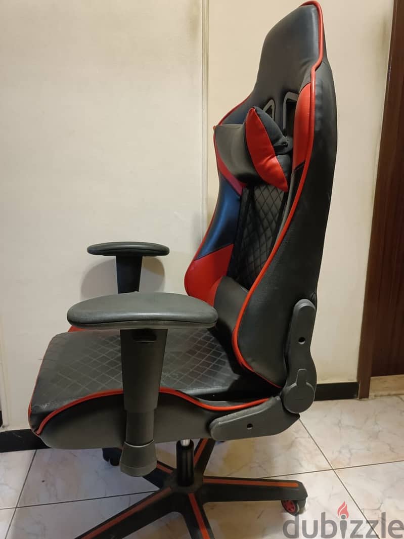 "Trax" Gaming chair 1