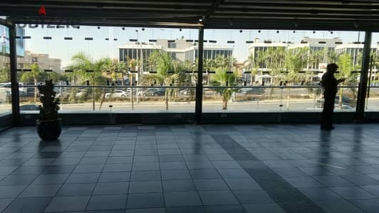 shop 150m for rent in a mall on the main North 90th Street.