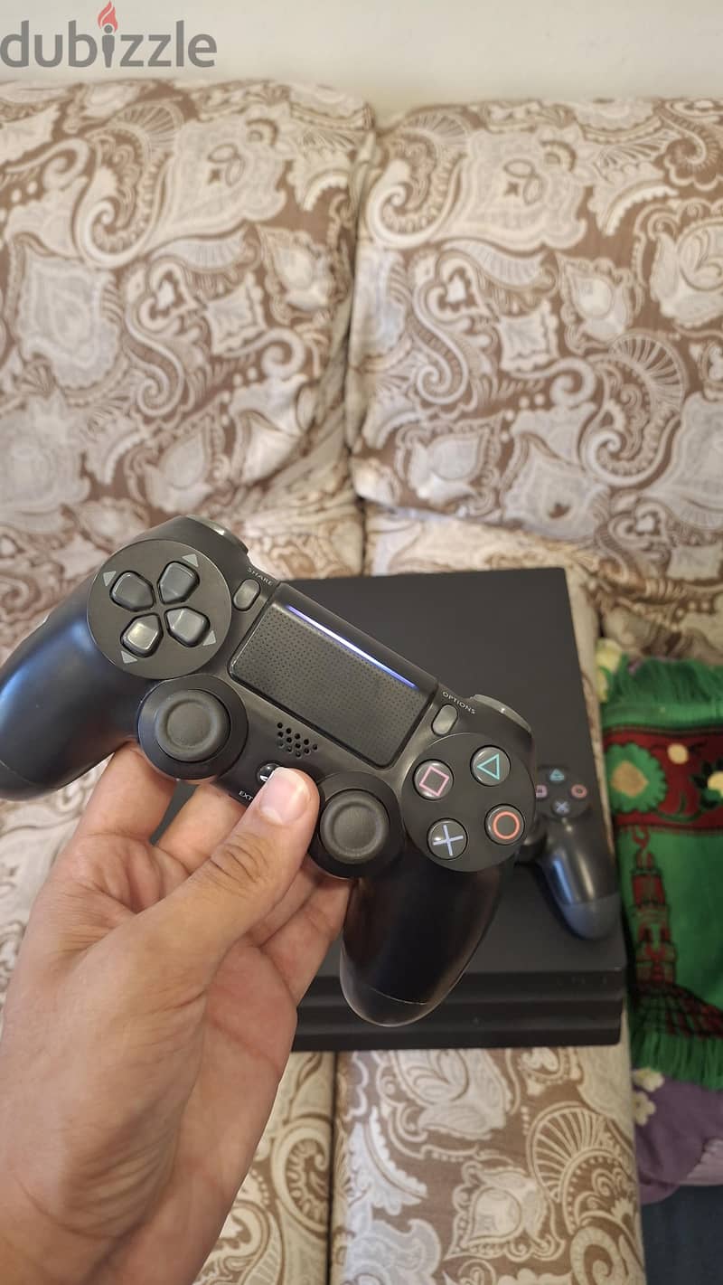 PS4 Pro 1TB 9.00 6