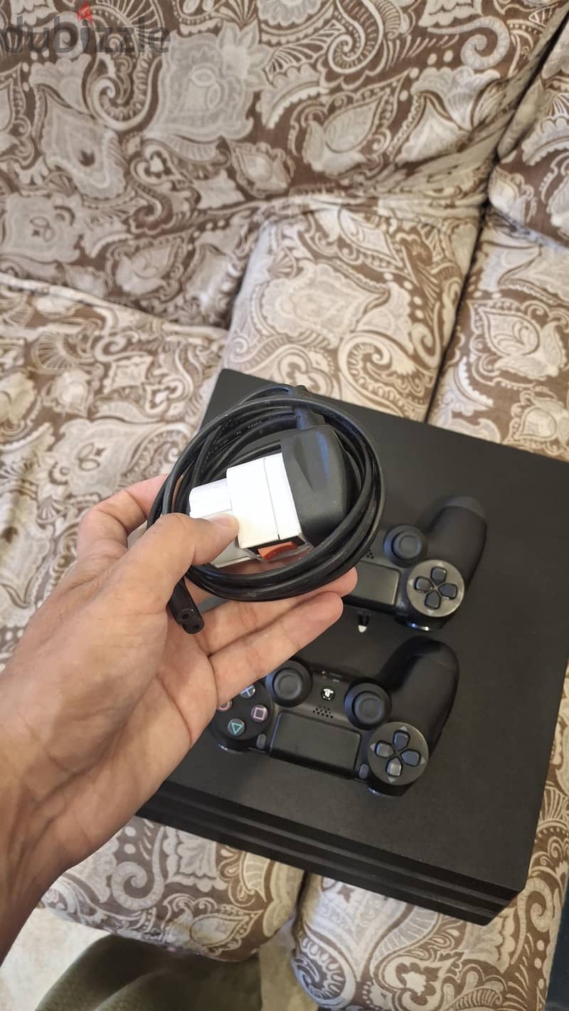 PS4 Pro 1TB 9.00 7