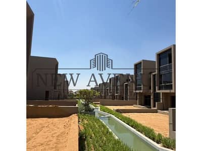 Standalone Type C for sale - Prime Location Direct on Lake - ready to move - bahary - in Waterway Villas - New Cairo