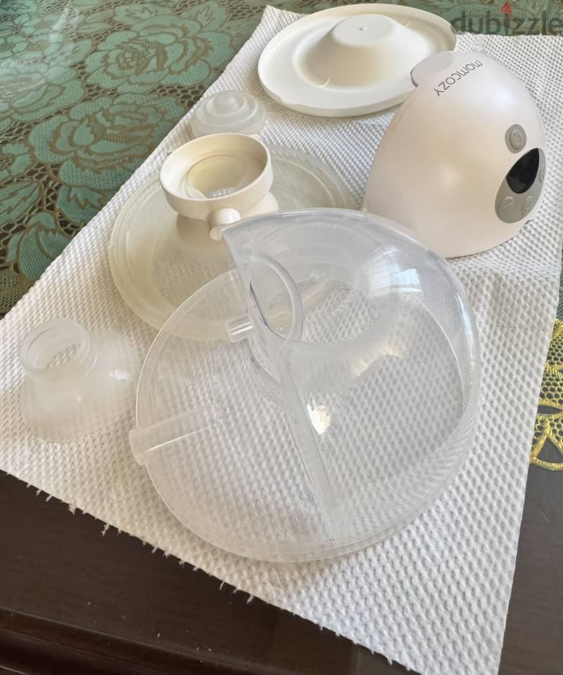 Momcozy M5 breast pump 8