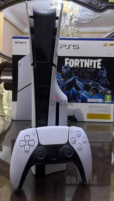 ps5 slim cd 1TB بالكرتونه بحاله الزيرو مع اشتراك بلص إكسترا