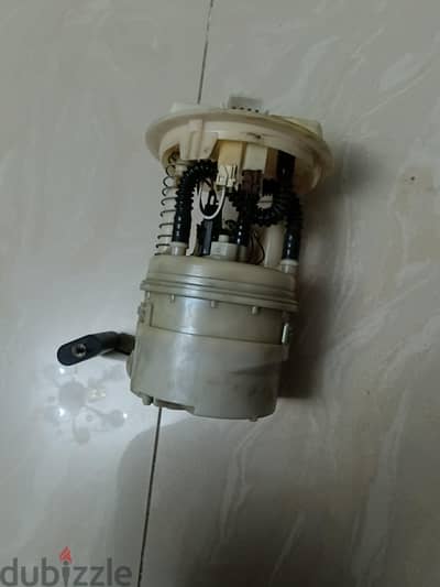 طرمبه بنزين كامله رينو داستر ٢٠٢٠ اصليه