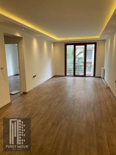 Receive a finished apartment with a direct view 100% in the administrative capital JADE PARK for sale, fully finished, super lux, immediate delivery, with all services available in the R3 area of the compound.