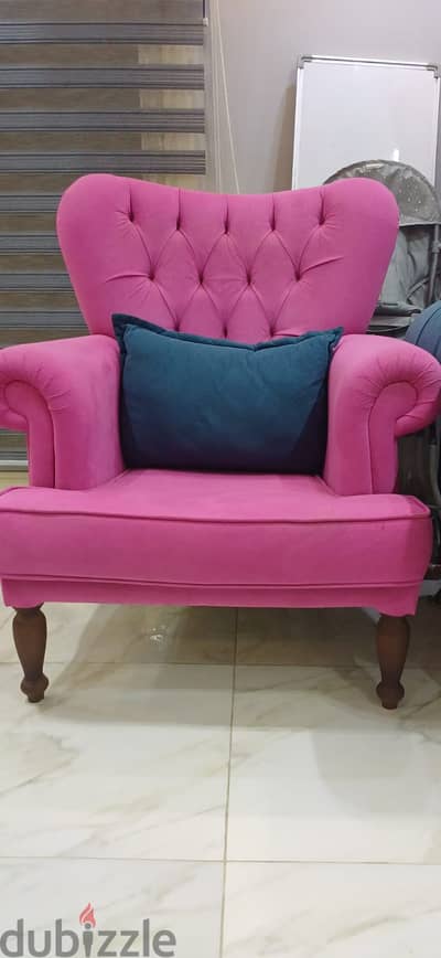 طقم انتريه غرفة معيشة كاملة بحالة ممتازة - Full Modern Living Room Sof