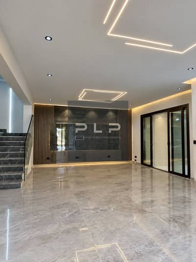 Townhouse available for ready to move ultra-super-lux finishing, and the lowest price on the market—located in the District 5 compound, Fifth Se