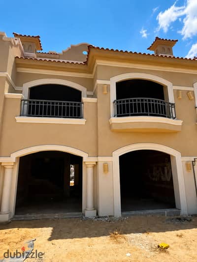 Villa for sale at an exceptional price in El Patio Prime Compound