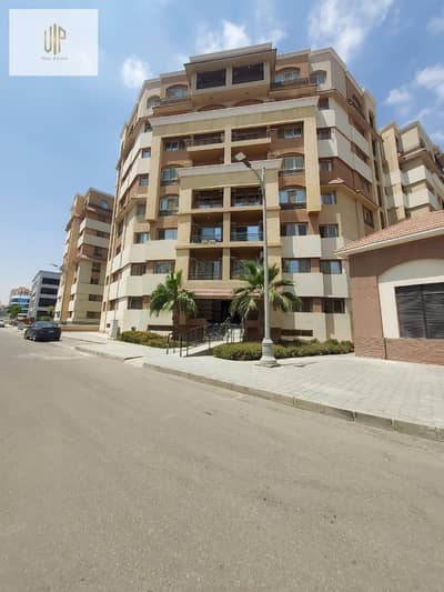 For sale, a super lux finished apartment in Compound Al-Maqsad R3 – the Administrative Capital