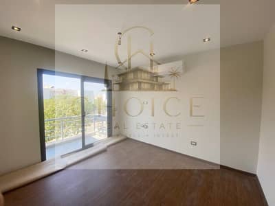 Townhouse For Rent Under Market Price ,Fully High End Finishings With Acs and Kitchen Cabinets , First Use